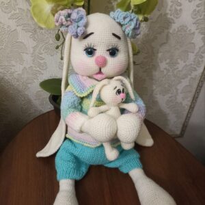 Заяц с зайчонком
